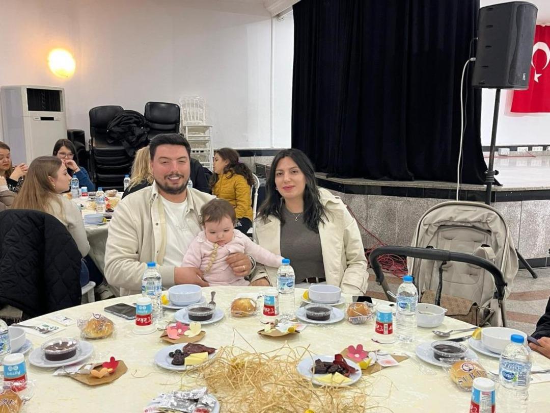 Merih Demiral&rsquo;dan ilkokul &ouml;ğretmenine jest 2