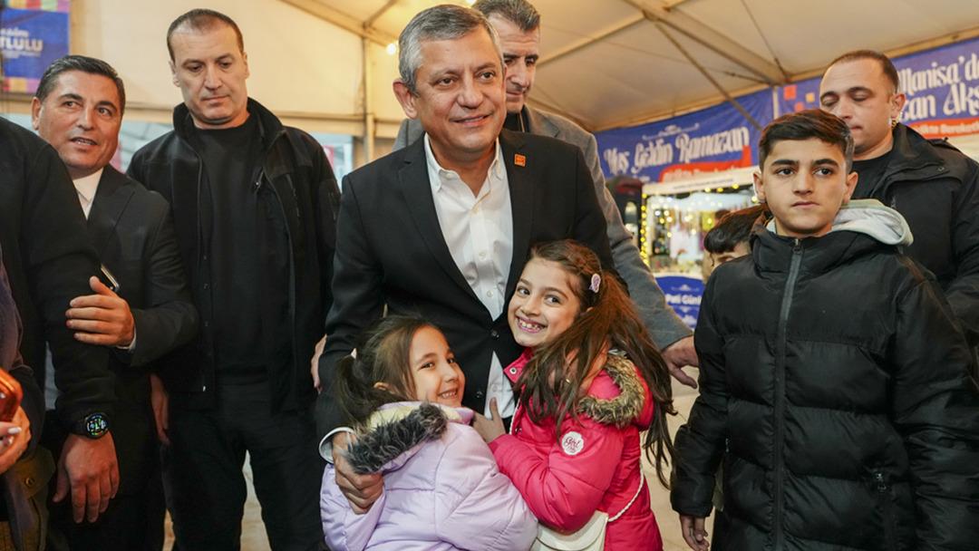 G&ouml;r&uuml;şme g&uuml;ndem olmuştu! &Ouml;zel Arın&ccedil; ile ne konuştu? Tek tek a&ccedil;ıkladı 1