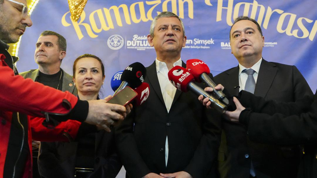 G&ouml;r&uuml;şme g&uuml;ndem olmuştu! &Ouml;zel Arın&ccedil; ile ne konuştu? Tek tek a&ccedil;ıkladı 3