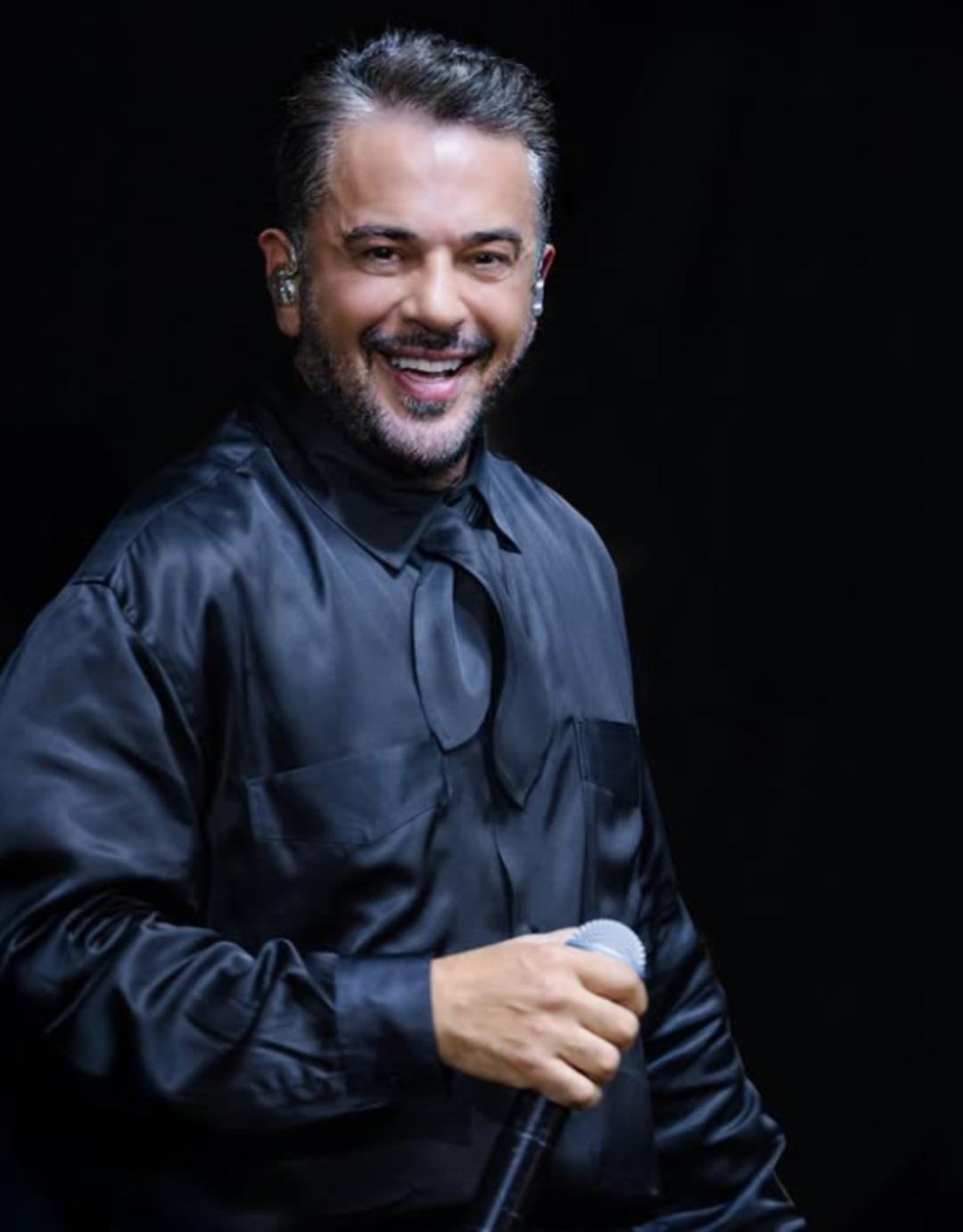 Emre Altuğ un sevgilisi merak edildi! Sır gibi saklıyor 2