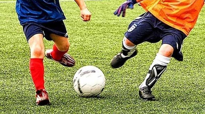 12 yaşındaki futbolcuya cinsel taciz! Tesislerde odasına çağırdı ve...