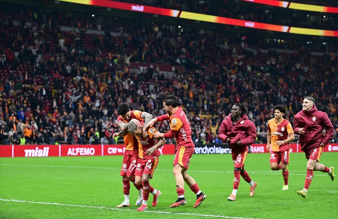 Rıdvan Dilmen den &ccedil;ok konuşulacak şampiyonluk iddiası! Fenerbah&ccedil;e ve Galatasaray ı kıyasladı ve... 3