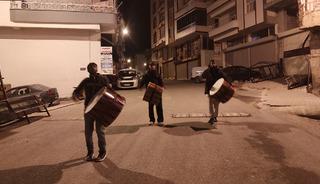 40 yıldır halay davulu &ccedil;alarak sahura uyandırıyorlar