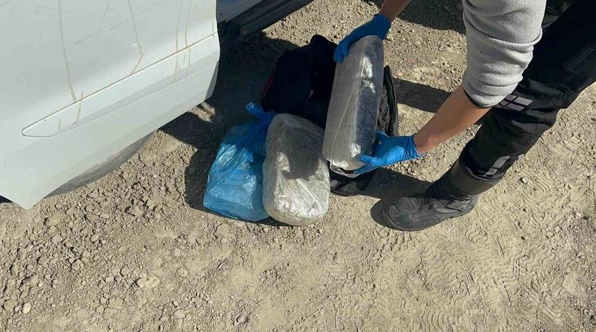 Adana&rsquo;da uyuşturucu ve silah operasyonu: 2 tutuklama