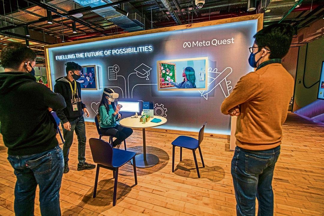 Yapay zeka Facebook, Instagram, WhatsApp&rsquo;ı da vurdu! Meta 15 bin kişiyi işten &ccedil;ıkarmaya hazırlanıyor 1