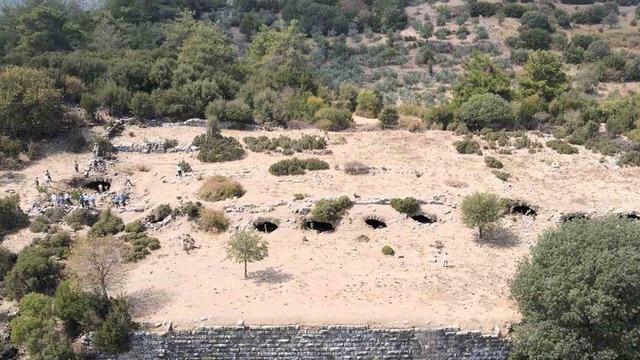 Aydın’ın öksüz antik kenti Amyzon, gün yüzüne çıkmayı bekliyor