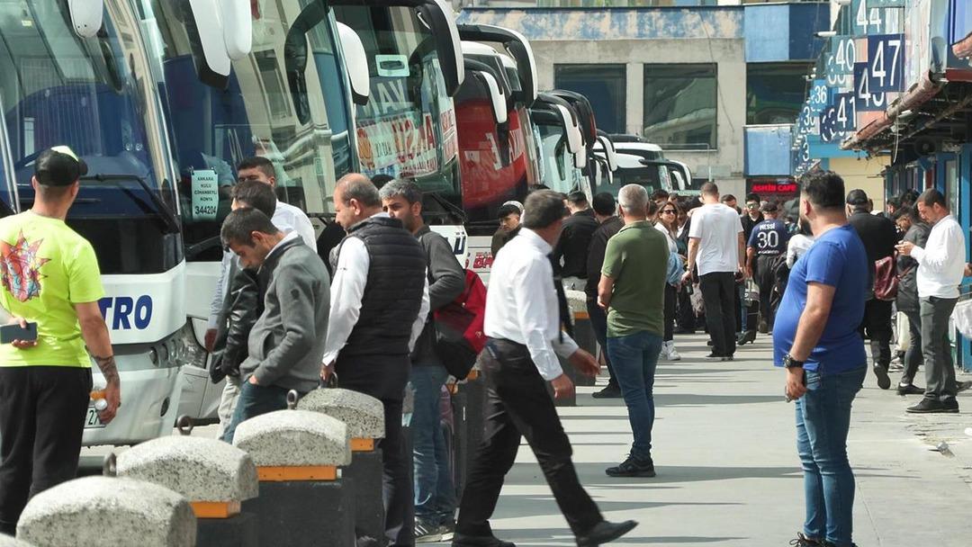 Biletlerin y&uuml;zde 90 ı t&uuml;kendi: Bayram tatiline gideceklere &ccedil;ağrı 1
