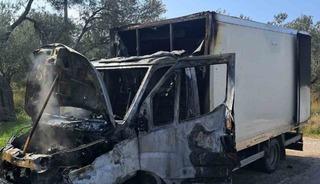 Ayvacık&rsquo;ta kamyonet yangını