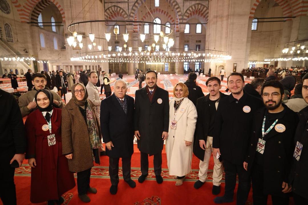 S&uuml;leymaniye Camii&rsquo;nde miniklere &ouml;zel iftar coşkusu 5