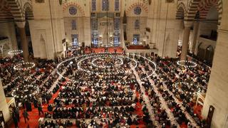 Süleymaniye Camii’nde miniklere özel iftar coşkusu