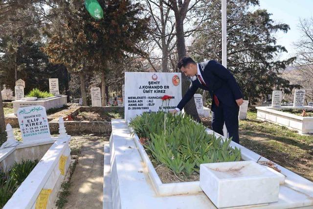 Karacasulu Şehit Kirez mezarı başında anıldı 1