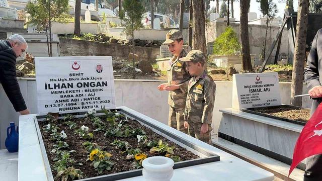 Bayram öncesi şehit mezarlıkları temizlendi 2