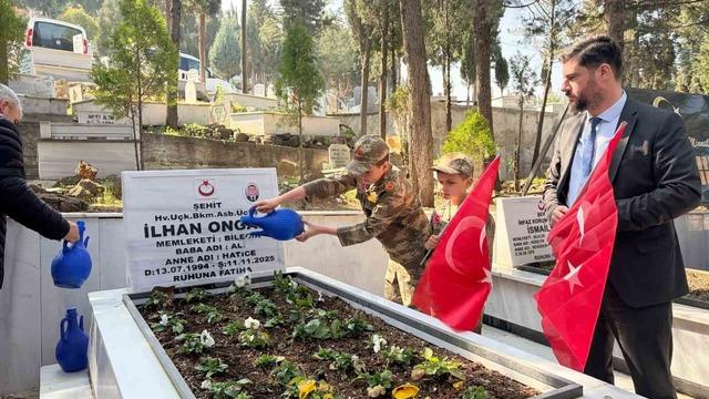 Bayram öncesi şehit mezarlıkları temizlendi