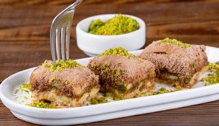 Bayramda &ouml;l&ccedil;&uuml;s&uuml;z tatlı t&uuml;ketimine dikkat! Uzman isimler uyardı