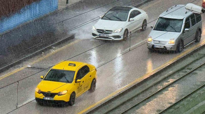 Gaziantep&rsquo;te sağanak yağış etkili oldu