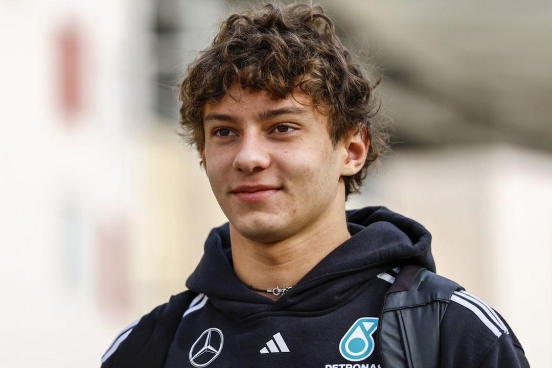 Çin Grand Prix’sinde tarihi zafer! Kimi Antonelli kariyerinde ilk kez kazandı 1