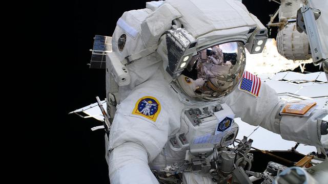 İlk mürettebatlı uçuş Nisan'da yapılacak! Ay'a geri dönüş programı başlıyor