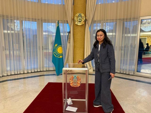 Ankara&rsquo;da sandıklar kuruldu! Kazakistan vatandaşları i&ccedil;in oy işlemi başladı 4