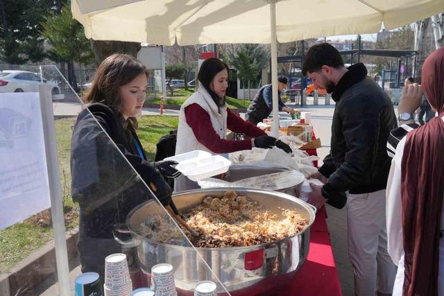 Ankara&rsquo;da sandıklar kuruldu! Kazakistan vatandaşları i&ccedil;in oy işlemi başladı 1