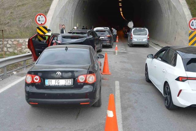 Samsun&rsquo;da 6 aracın karıştığı zincirleme kaza: 1 yaralı 4