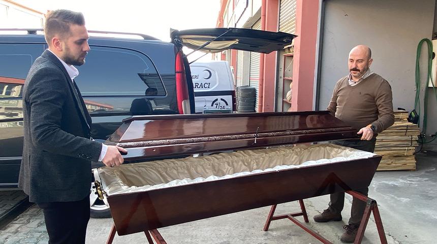 Her g&uuml;n &ouml;l&uuml;mle burun buruna yaşıyorlar!