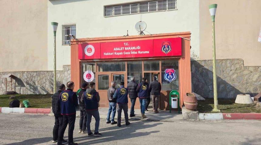 Hakkari&rsquo;de 25 yıl hapis cezası bulanan 5 şahıs yakalandı