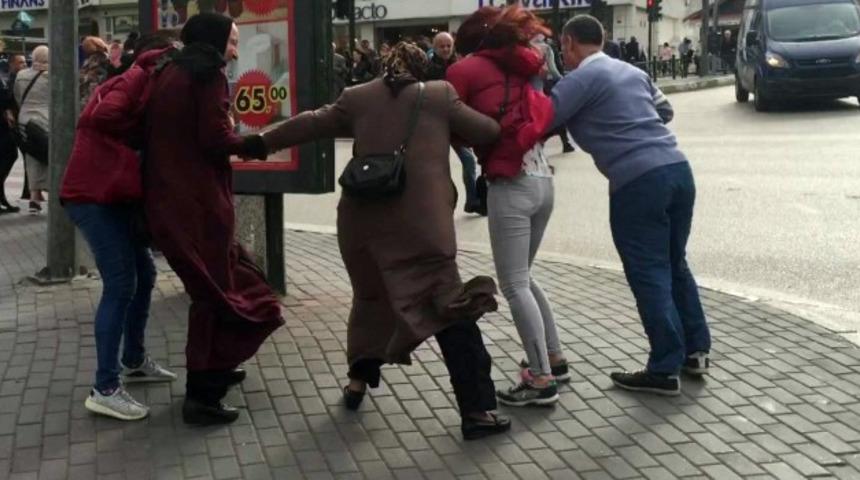 İstanbul'a kış geri döndü! Hava sıcaklığı bir anda düştü