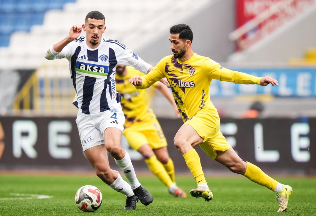 Kasımpaşa alt sıraları ateşe verdi! Emre Bel&ouml;zoğlu nun &ouml;ğrencileri Ey&uuml;pspor u yıktı, İrfan Can Kahveci şoku... 1