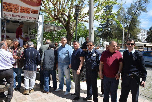 Ortaca İl&ccedil;e Emniyet M&uuml;d&uuml;rl&uuml;ğ&uuml; şehitler i&ccedil;in lokma hayrı yaptı 1