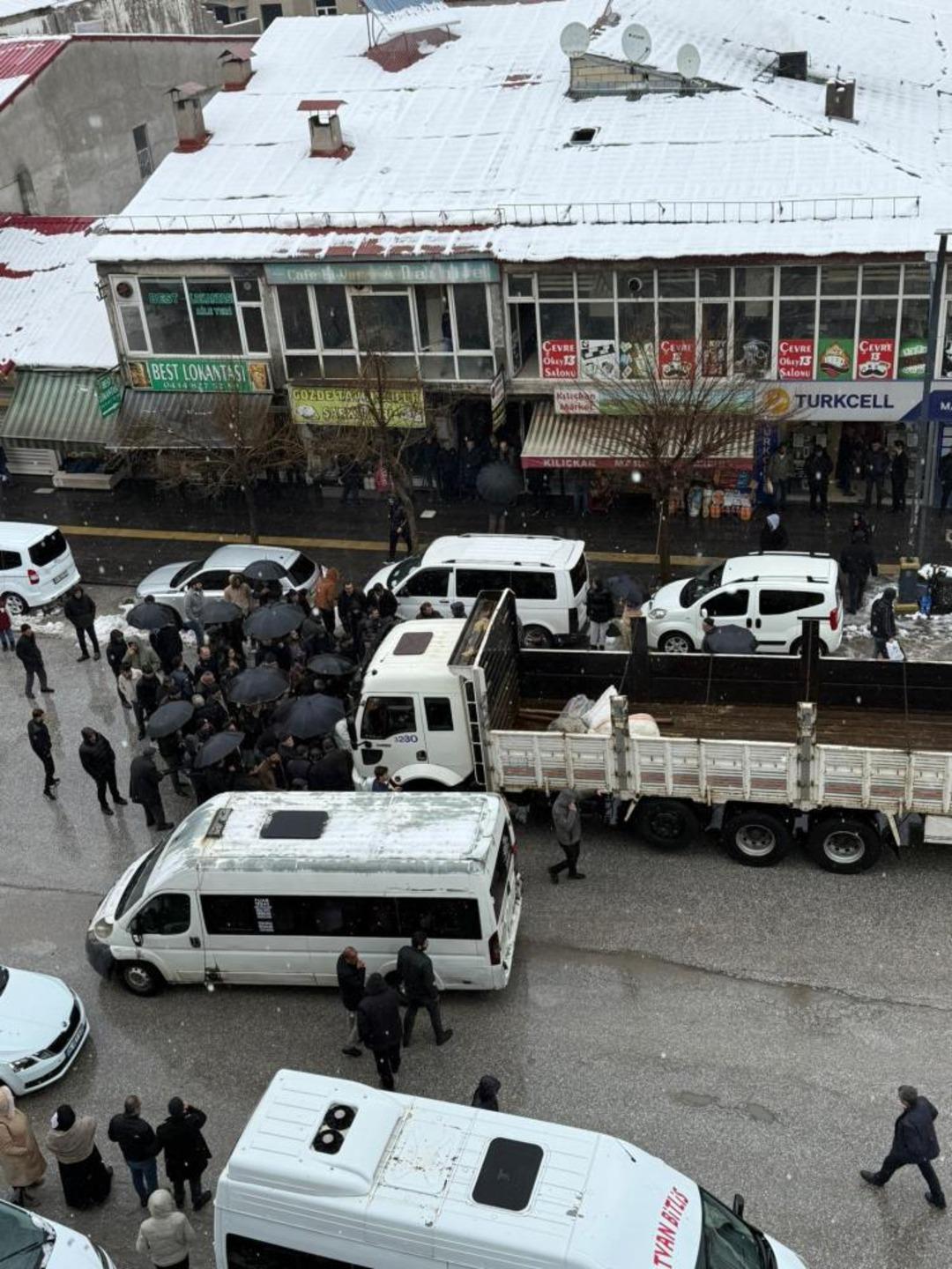 Kamyonun çarptığı yaşlı adam ağır yaralandı 1