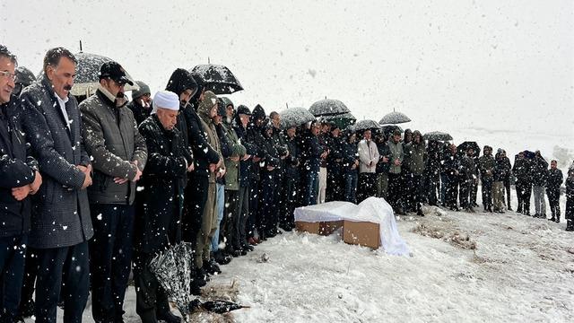 Kazada ölen anne, baba ve 6 aylık bebekleri toprağa verildi