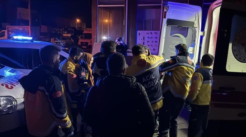 Sivas'ta aile i&ccedil;i kavga dehşeti: 15 yaşındaki &ccedil;ocuk babasını ve ağabeyini &ouml;ld&uuml;rd&uuml;, babaanne yaralandı