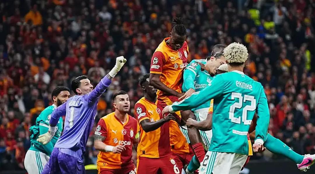Galatasaray maçı öncesi Liverpool da deprem! Paramparça oldular 3