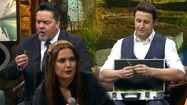Beyaz Show'da İlker Ayrık'tan Demet Akalın'a acı biberli sürpriz!