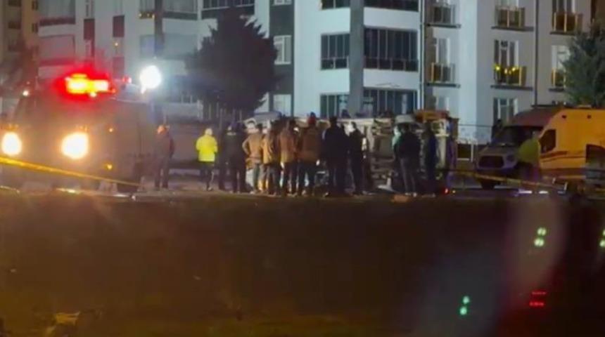 Ankara'da trafik kazasında 2 kişi hayatını kaybetti, 12 kişi yaralandı