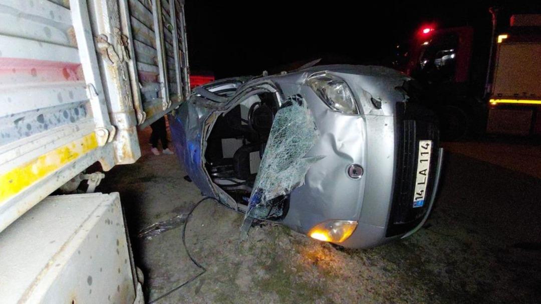 Bolu&rsquo;da kazada ortalık savaş alanına d&ouml;nd&uuml;: 4 yaralı 3