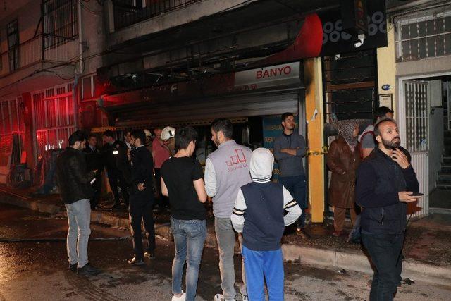 İzmir’de yangın: 1 ölü