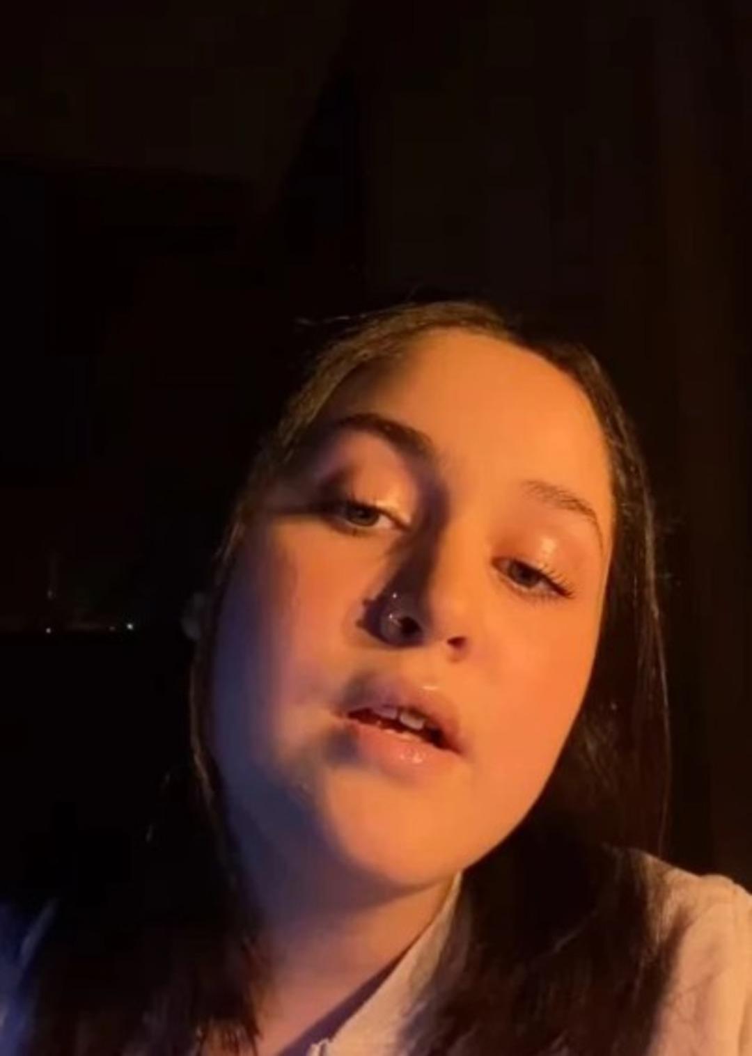 H&uuml;sn&uuml; Şenlendirici nin kızı Naz Şenlendirici g&uuml;ndemde! Verdiği kilolar dikkat &ccedil;ekti  2