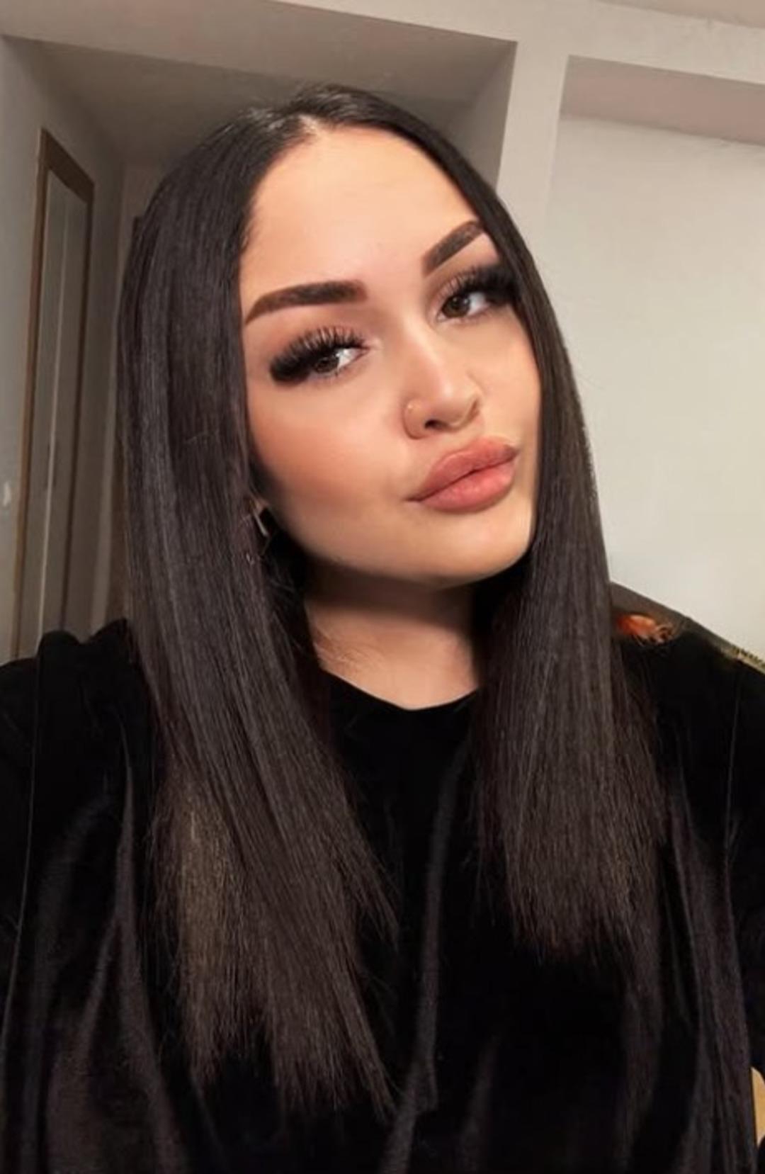 H&uuml;sn&uuml; Şenlendirici nin kızı Naz Şenlendirici g&uuml;ndemde! Verdiği kilolar dikkat &ccedil;ekti  5