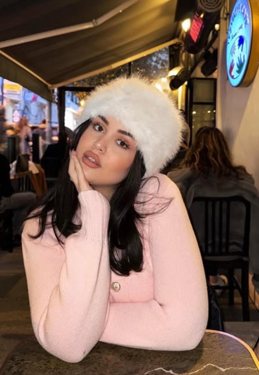 H&uuml;sn&uuml; Şenlendirici nin kızı Naz Şenlendirici g&uuml;ndemde! Verdiği kilolar dikkat &ccedil;ekti  4