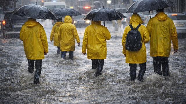 Meteoroloji'den bayram öncesi sel uyarısı: Çok kuvvetli geliyor! İl il hava durumu tahminleri...