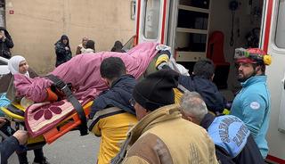 240 kiloluk gen&ccedil; kadın 7. kattan vin&ccedil;le indirildi!