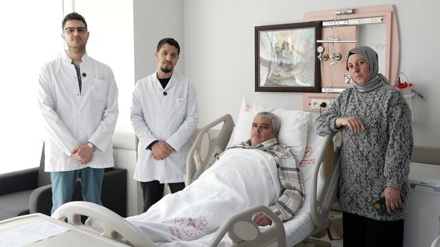 Malatya'da 20 santimetrelik kitle kapalı yöntemle çıkarıldı