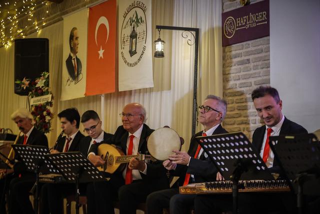 Bursa nın 650 yıllık "gezek" geleneği, ramazan ayında da s&uuml;rd&uuml;r&uuml;l&uuml;yor 11