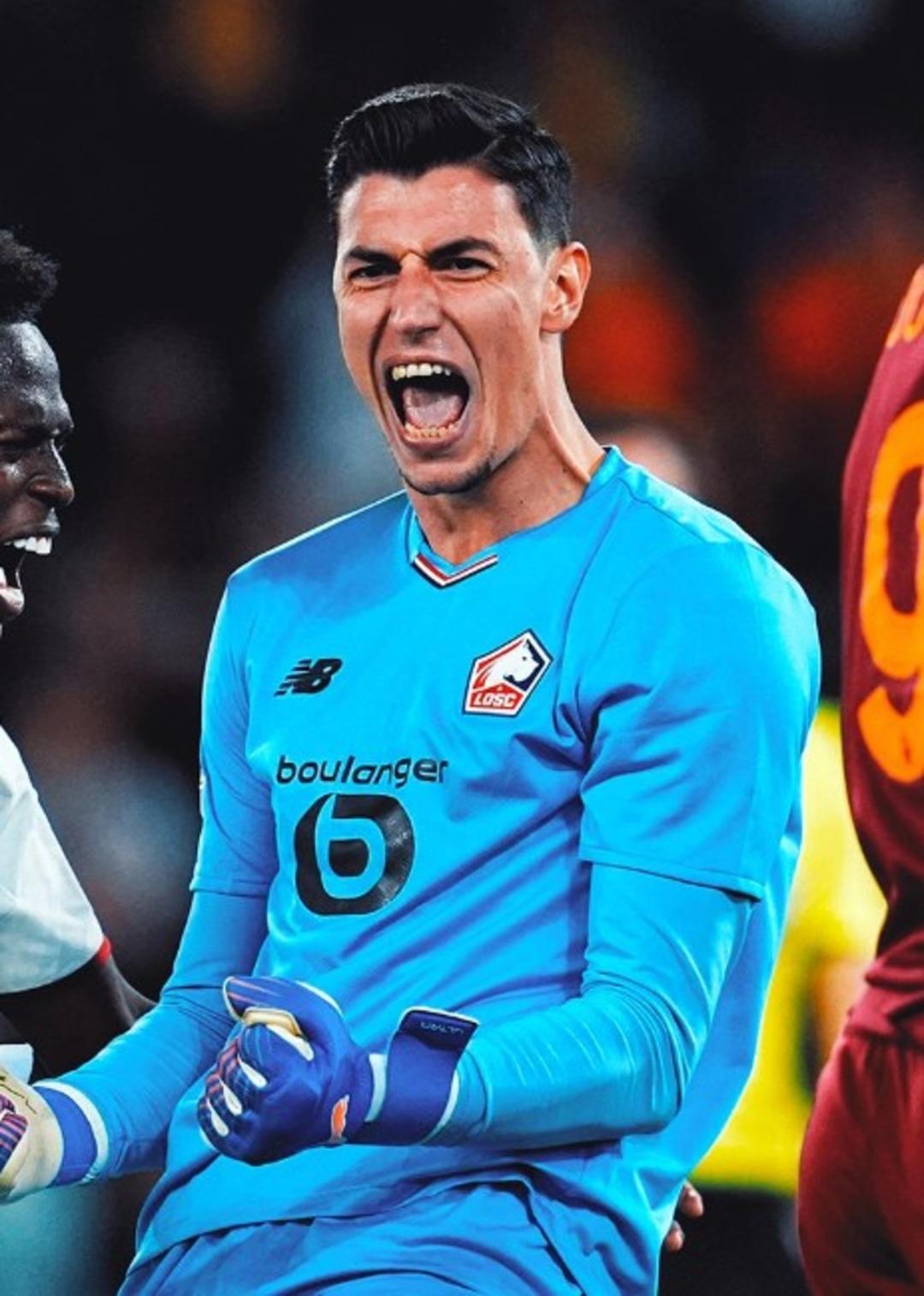 Milli kaleci Berke &Ouml;zer in yeni aşkı Fransız model &ccedil;ıktı! O paylaşım ele verdi 1