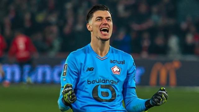 Yeni aşkı Fransız model &ccedil;ıktı! O paylaşım ele verdi