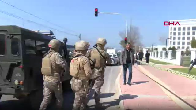 Son dakika | Kepez Kaymakamlık binasında panik! Saatler sonra teslim oldu; 'rehine' iddiasına yanıt geldi