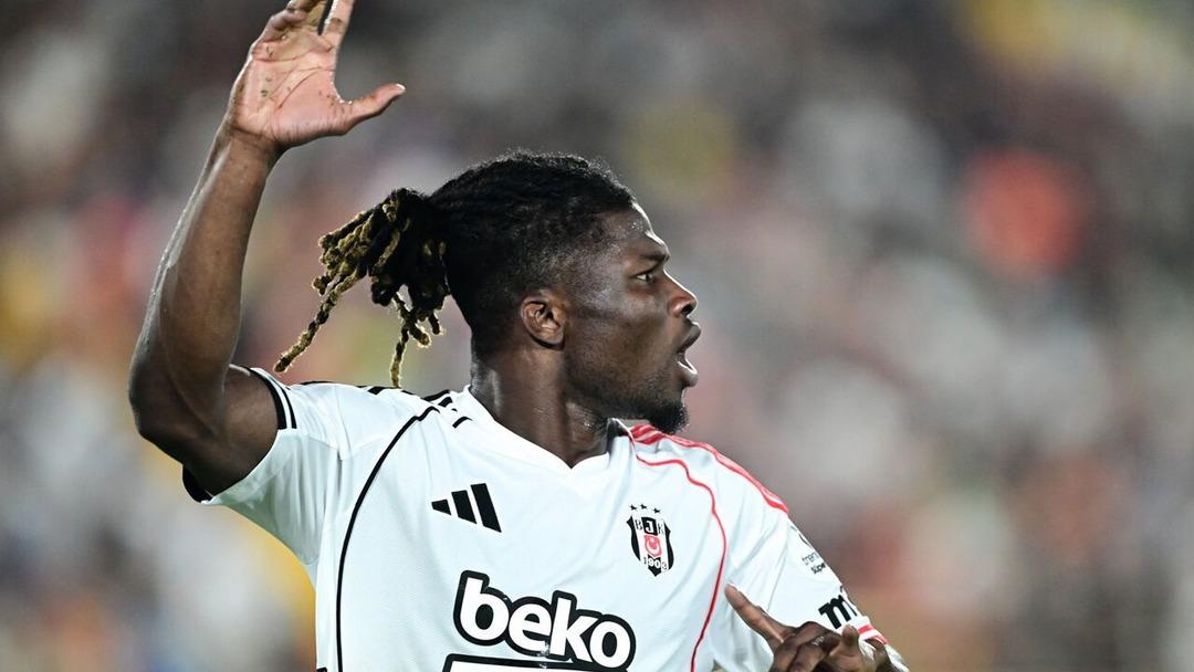 Beşiktaşlı yıldız o sözler sonrası çılgına döndü! Telefonun arkasına saklanmayın 1