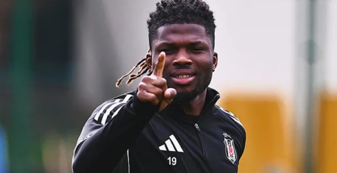 Beşiktaşlı yıldız o sözler sonrası çılgına döndü! Telefonun arkasına saklanmayın 2