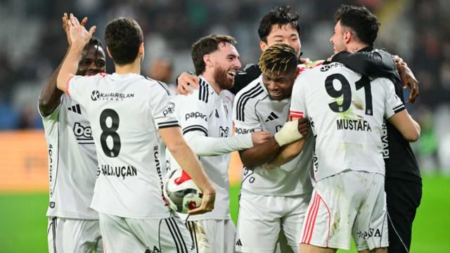 Beşiktaşlı yıldız o sözler sonrası çılgına döndü! 'Telefonun arkasına saklanmayın'